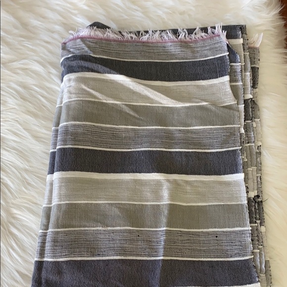 Gray and White Striped Scarf - Picture 3 of 4